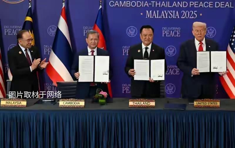 特朗普“停火宣告”遭无视！泰柬激战7天，60万人流离道破残酷真相
 
美国总统特