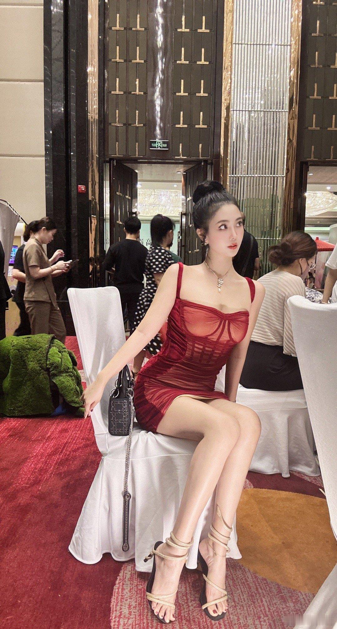 #发现结婚和恋爱真的是两码事#来结婚了[兔子]  ​​​
