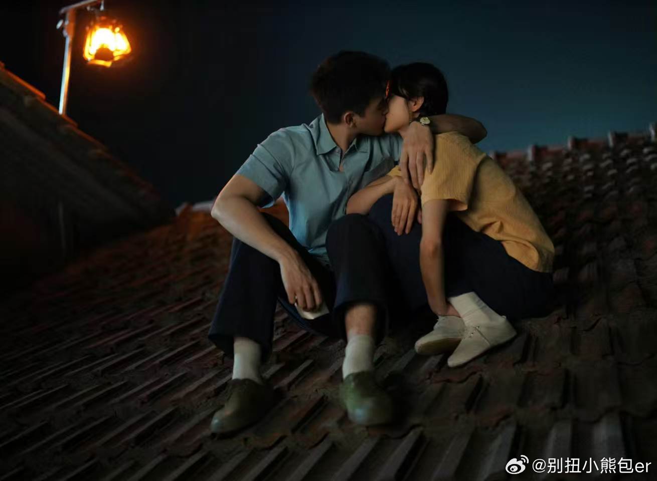 纯真年代的爱情热度破28000纯真年代的爱情开播八天热度直冲28000，实力领跑