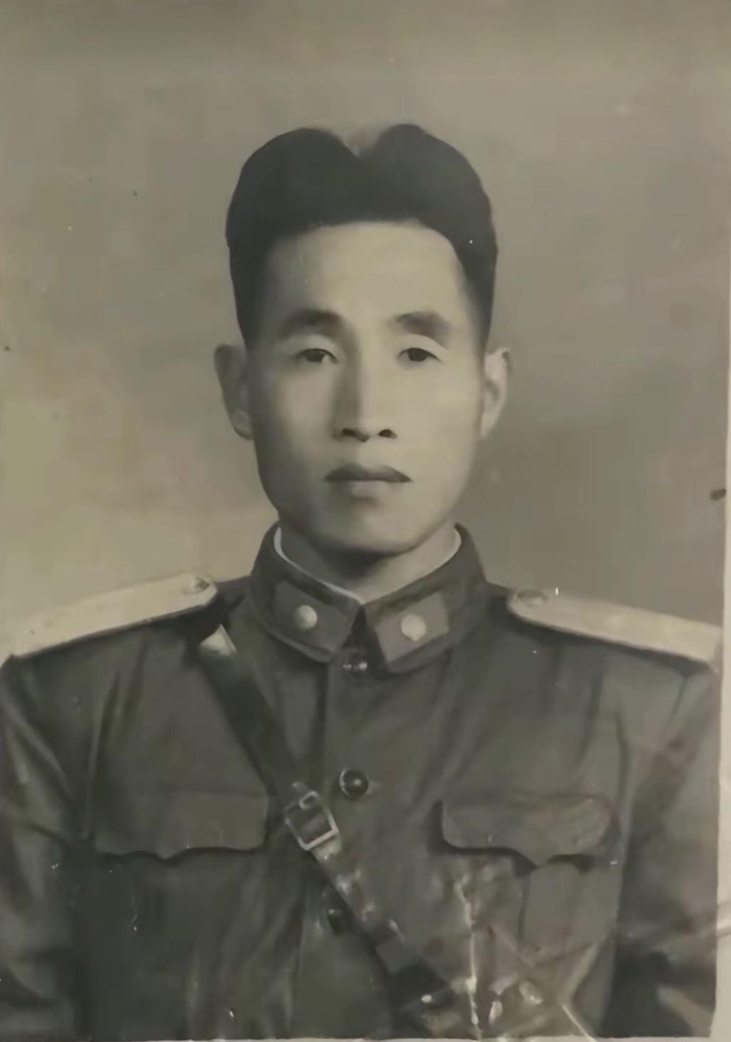 老父所在的部队华野一纵。粟裕将军华野一纵为头号主力，“天下第一纵” 绝...