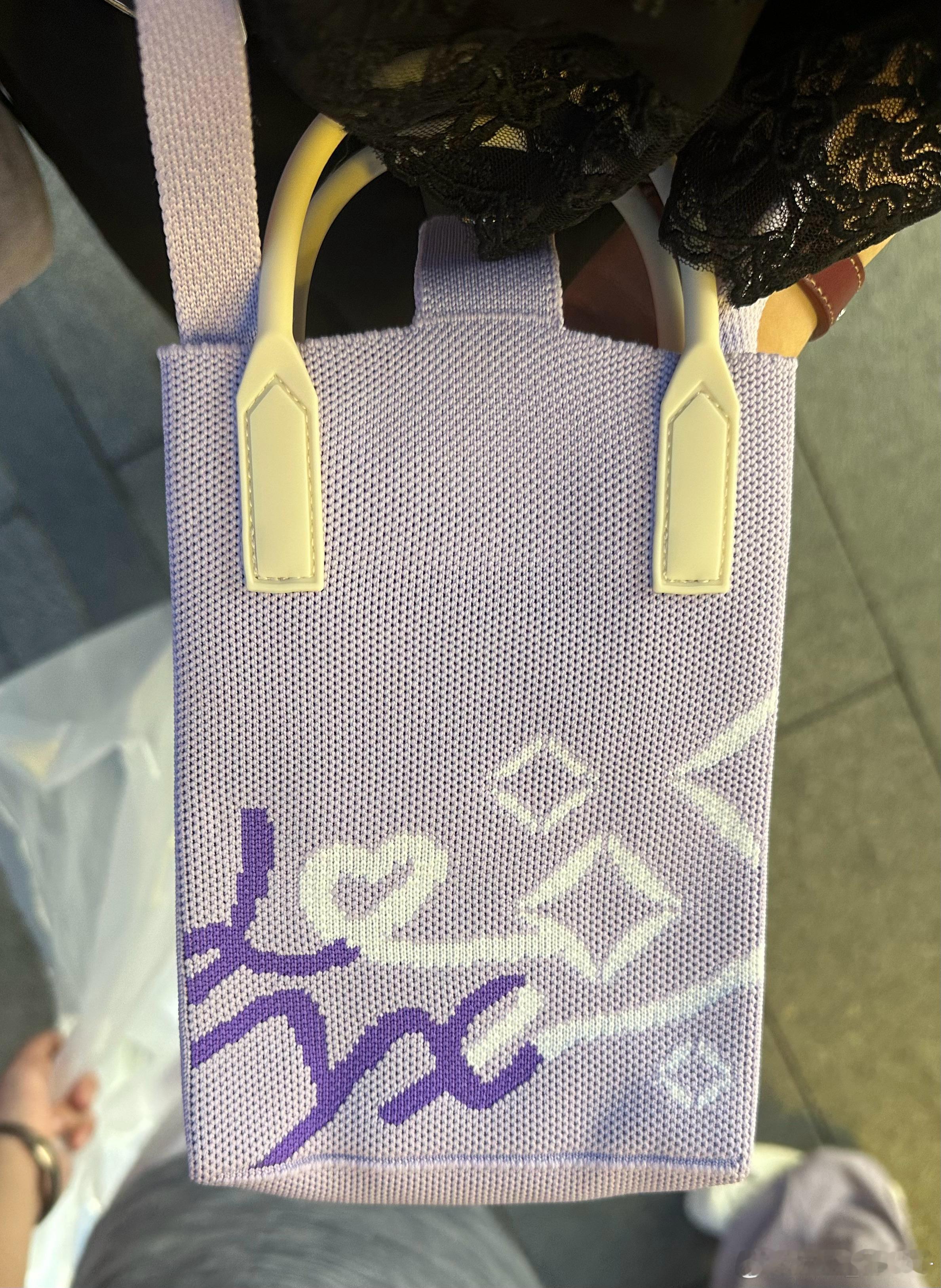 诶嘿  ​​​