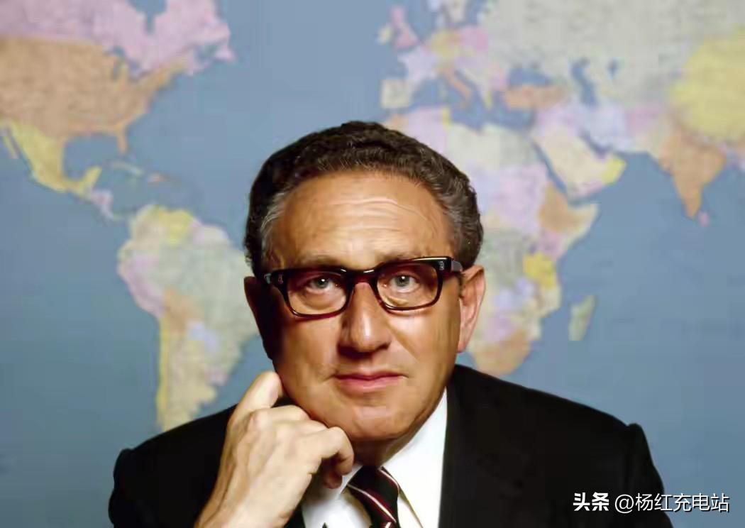 基辛格的百年棋局！美元霸权不死，美国制造业永无归途
 
特朗普喊了多年“让制造业