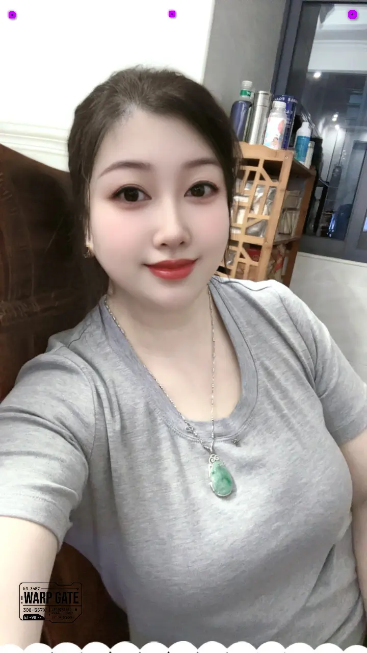 从小到大不管胖还是瘦，这脸从来没让我失望过，还是一如既往的又圆又大，俗...