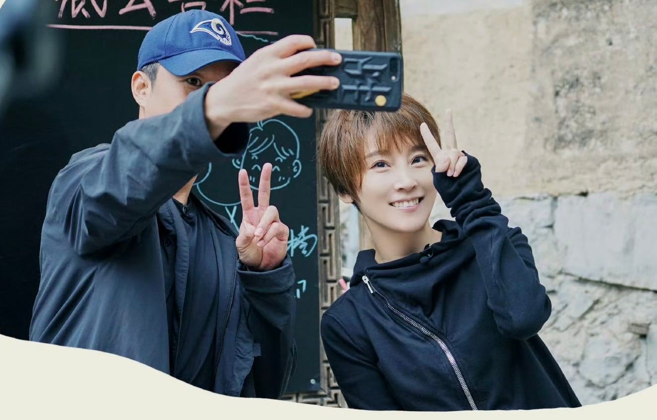 吴京发文鼓励谢楠被吴京谢楠的双向救赎狠狠感动！吴京鼓励她自有光芒因她而亮，谢楠曾