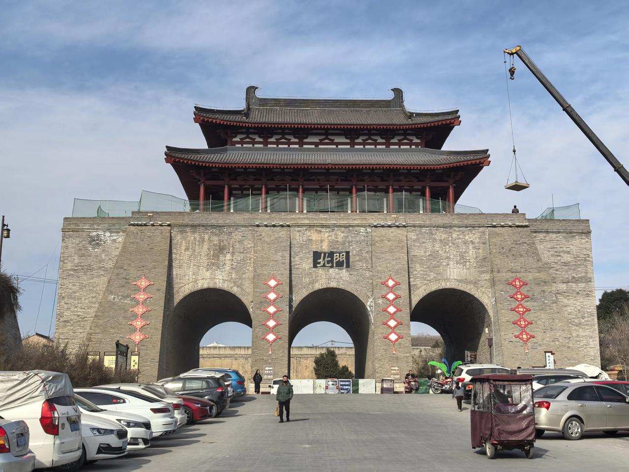 去新晋国家五A级景区乾陵游玩的朋友，一定不要错过去乾陵下方的奉天古城墙遗址公园看