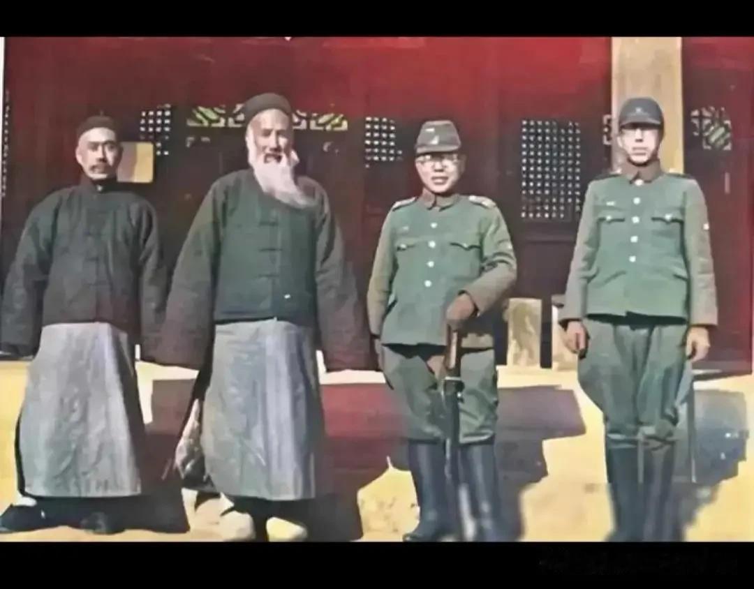 孔家作为千年望族，不论何时、何地、何人见了都要礼让三分。除了那短短的十多年，他们