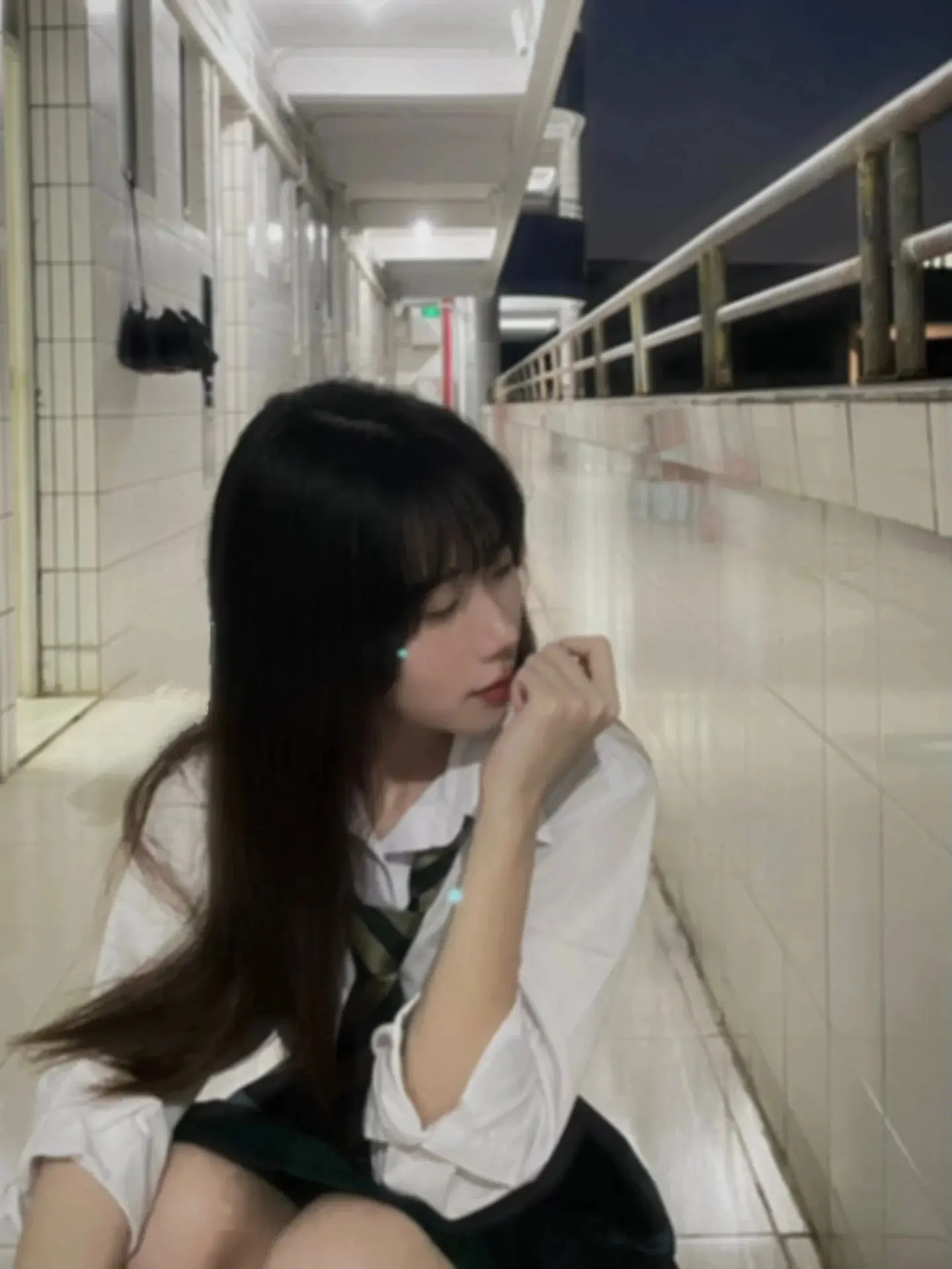 夜深人静的时候。