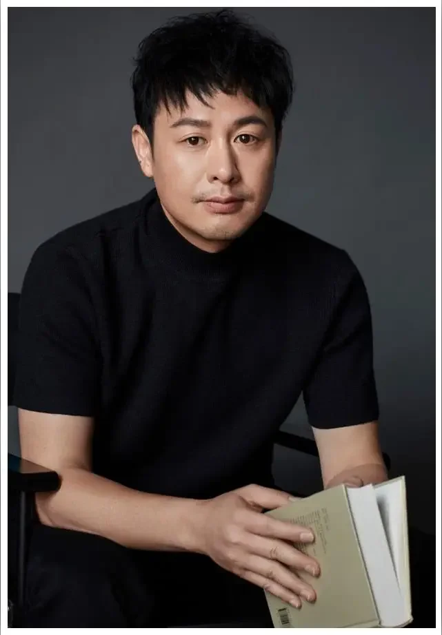 张颂文的感情： 张颂文：广东人，48岁，身高173cm，演员 陈素贞...
