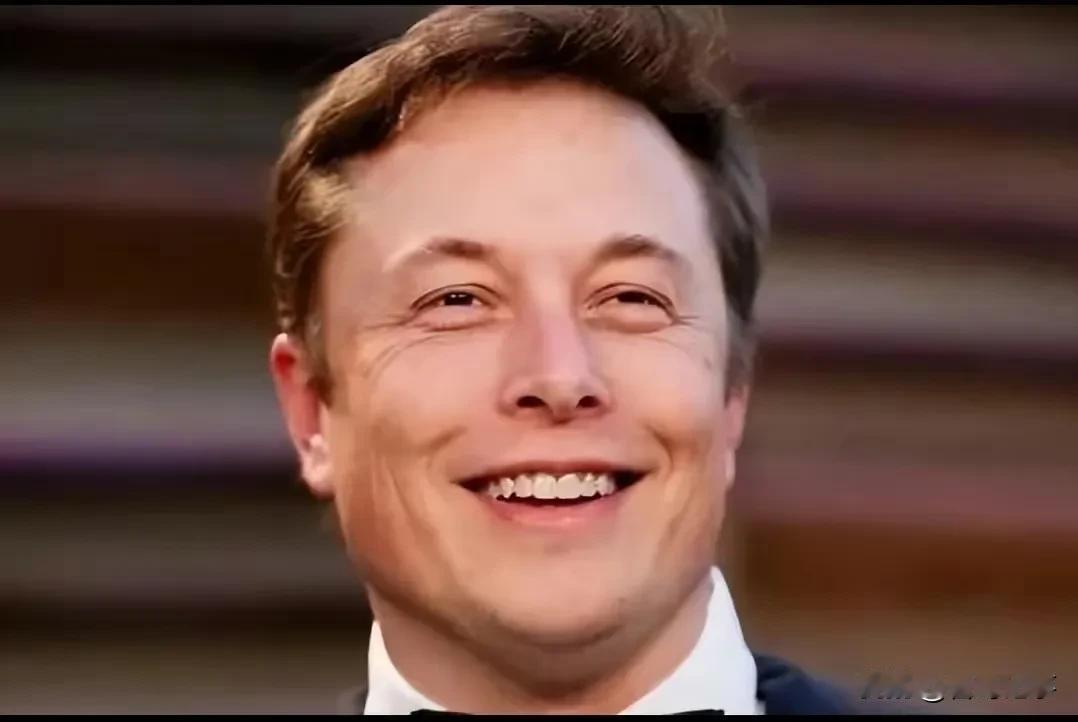 这一回，总算是真的了吧！
   马斯克露出标志性的笑容，就知道他内心开心和满足，