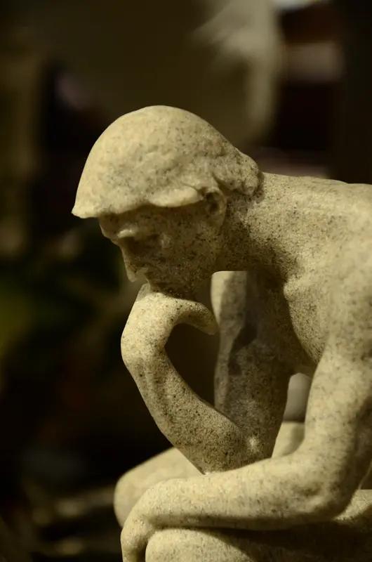 思维的长度、宽度和高度，其实是衡量思维能力的不同维度。
思维的长度像是时间轴，体