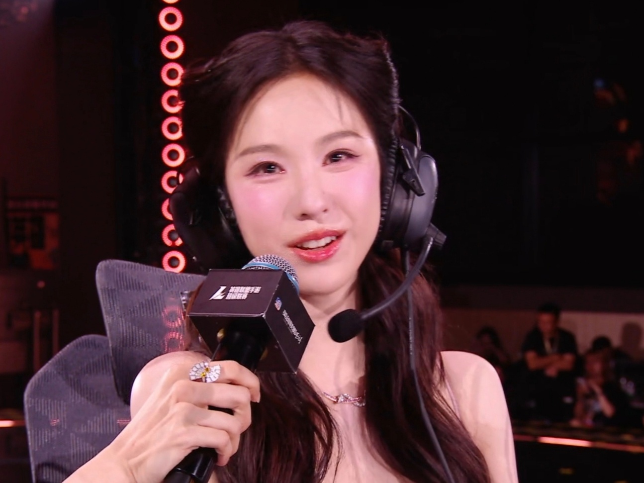 简直美颜暴击 