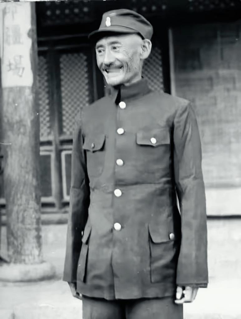 北平解放前夕，马占山去看望傅作义，问傅，打算怎么办？傅作义说有三条措施：把张家口