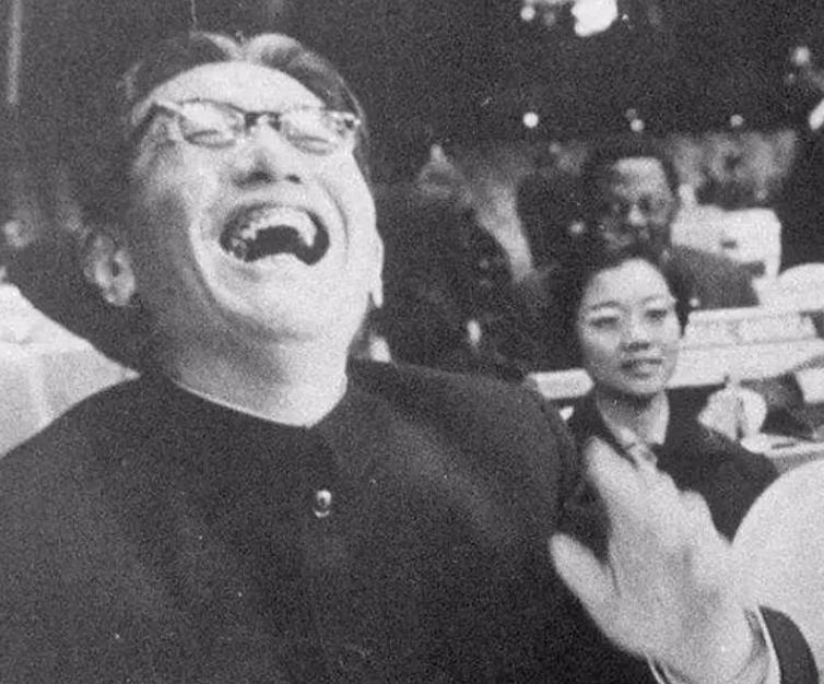 他担任了10年外交部副部长，61岁出任外交部部长，两年后被审查

1971年，新