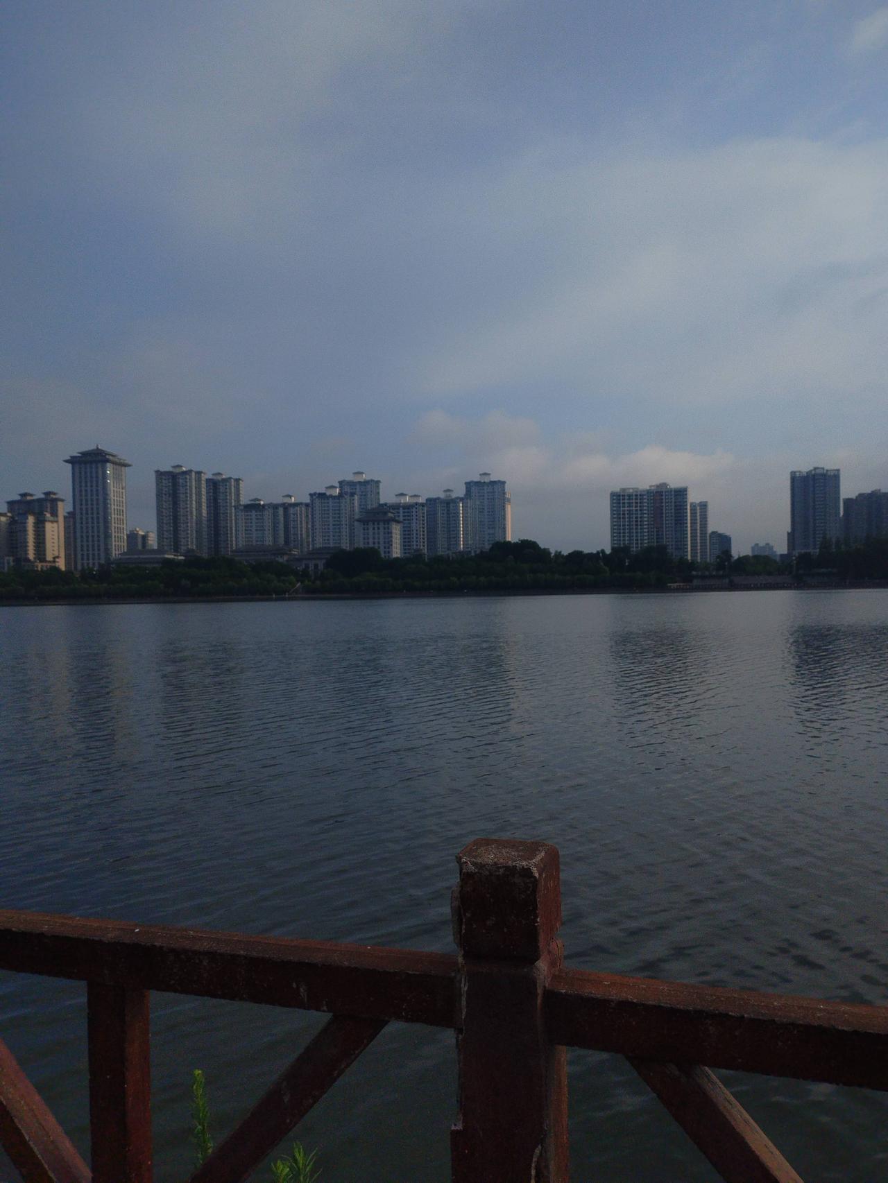 意境优美下联合集
  1. 明明白白想明白解析：以最贴合的叠字逻辑完成意境递进，