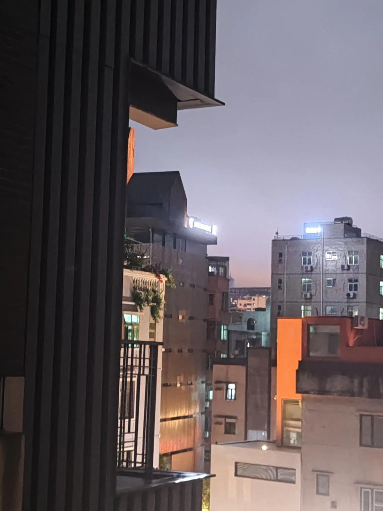 深圳求职第二天，感觉深圳的物价好像并不高。
太累了太累了，朋友们听我劝，非必要千