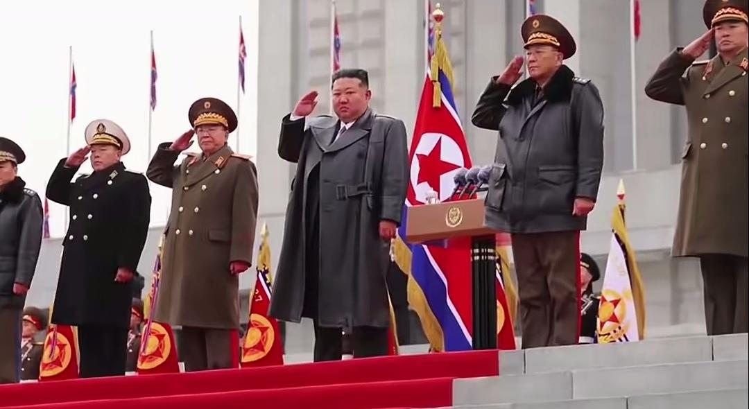 一个国家可以不富裕，但精神上一定要强悍，朝鲜正是这样的国家。
最近朝鲜举行仪式欢