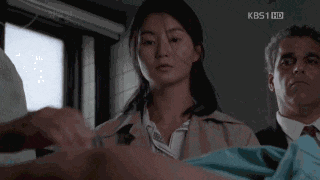 AI能取代真人演员吗？也许吧，也许能取代很多演员，但是张曼玉在《甜蜜蜜》里面这一