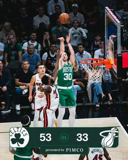 单节11个三分，半场轰下80分，三分球24投14中命中率58.3%、杰伦布朗大量