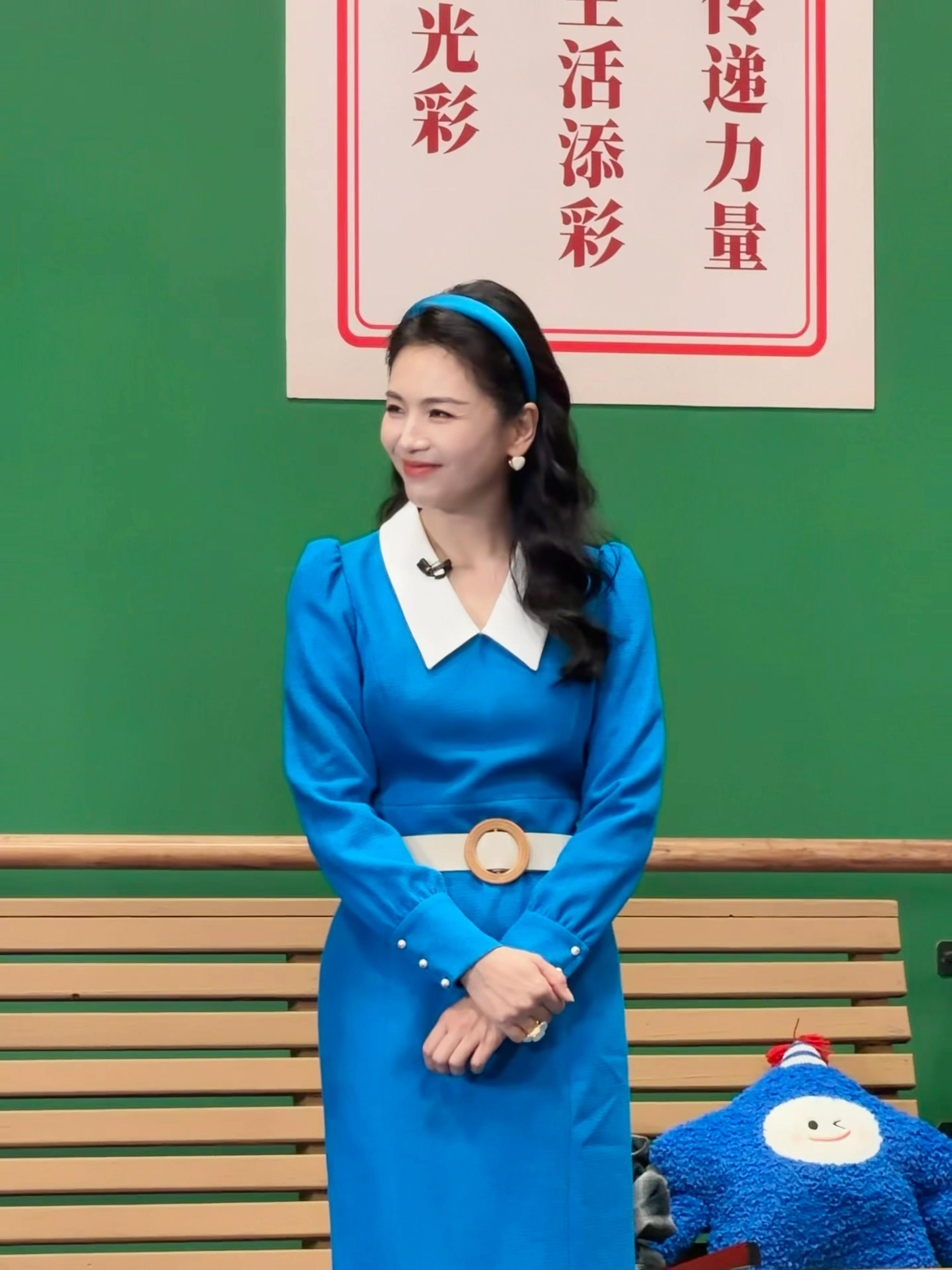 仔细看！刘涛中指和无名指是一起动的！ 