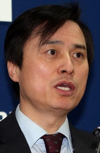 韩国特别检察组，14日对无人机作战司令部、国防部等24处军方场所展开大规模搜查，
