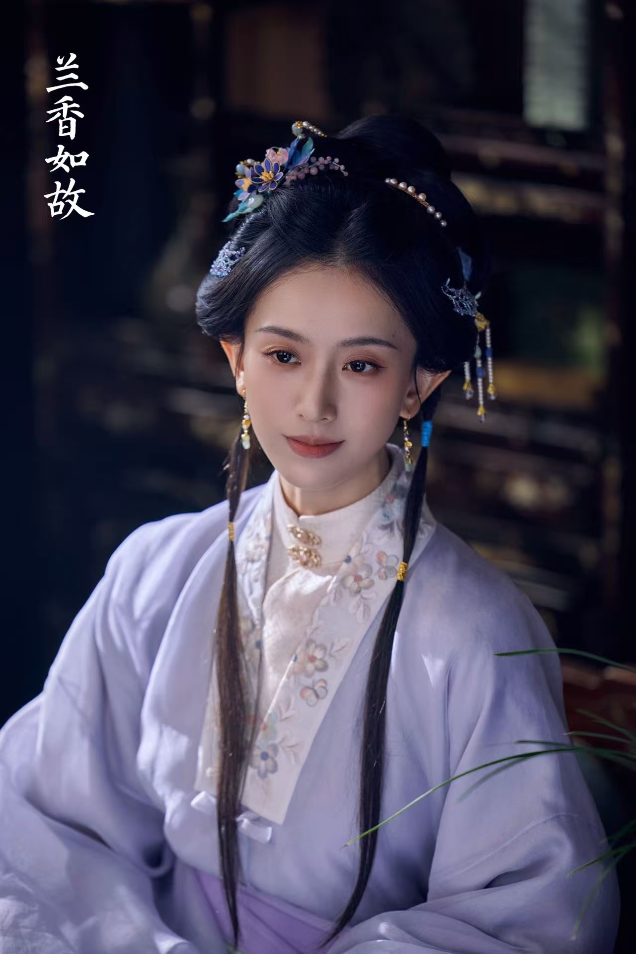 郑蔓宜彻底疯了郑蔓宜的悲剧根源：占有欲盖过理智。想要的人、事，必须收入囊中；一旦
