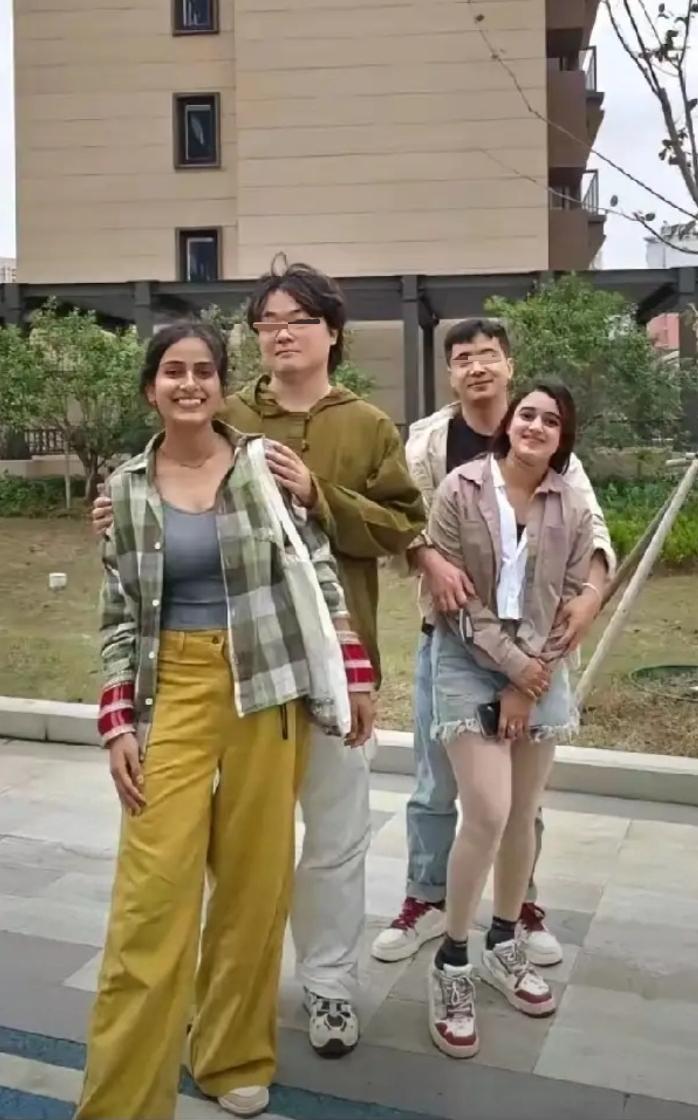 看到一些印度女留学生晒日常生活，身边都是中国小伙，我觉得这个可以有。

特别是皮