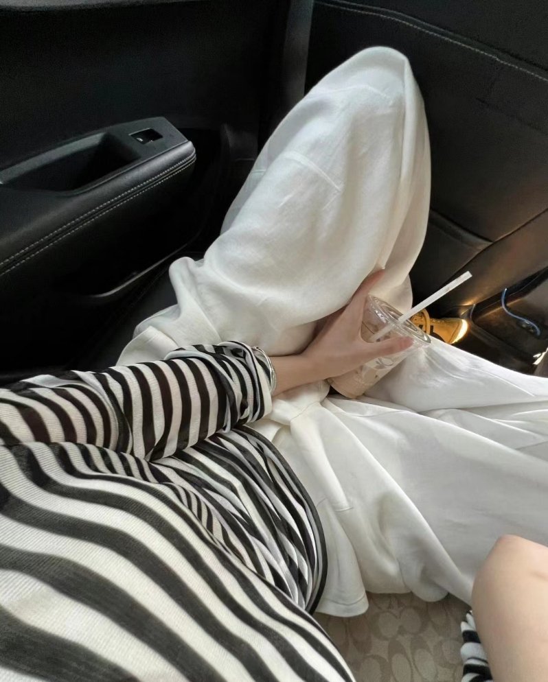 我们到了一定的年纪 才会发现人生其实有很多东西原来可有可无 可去可留的 一生很短