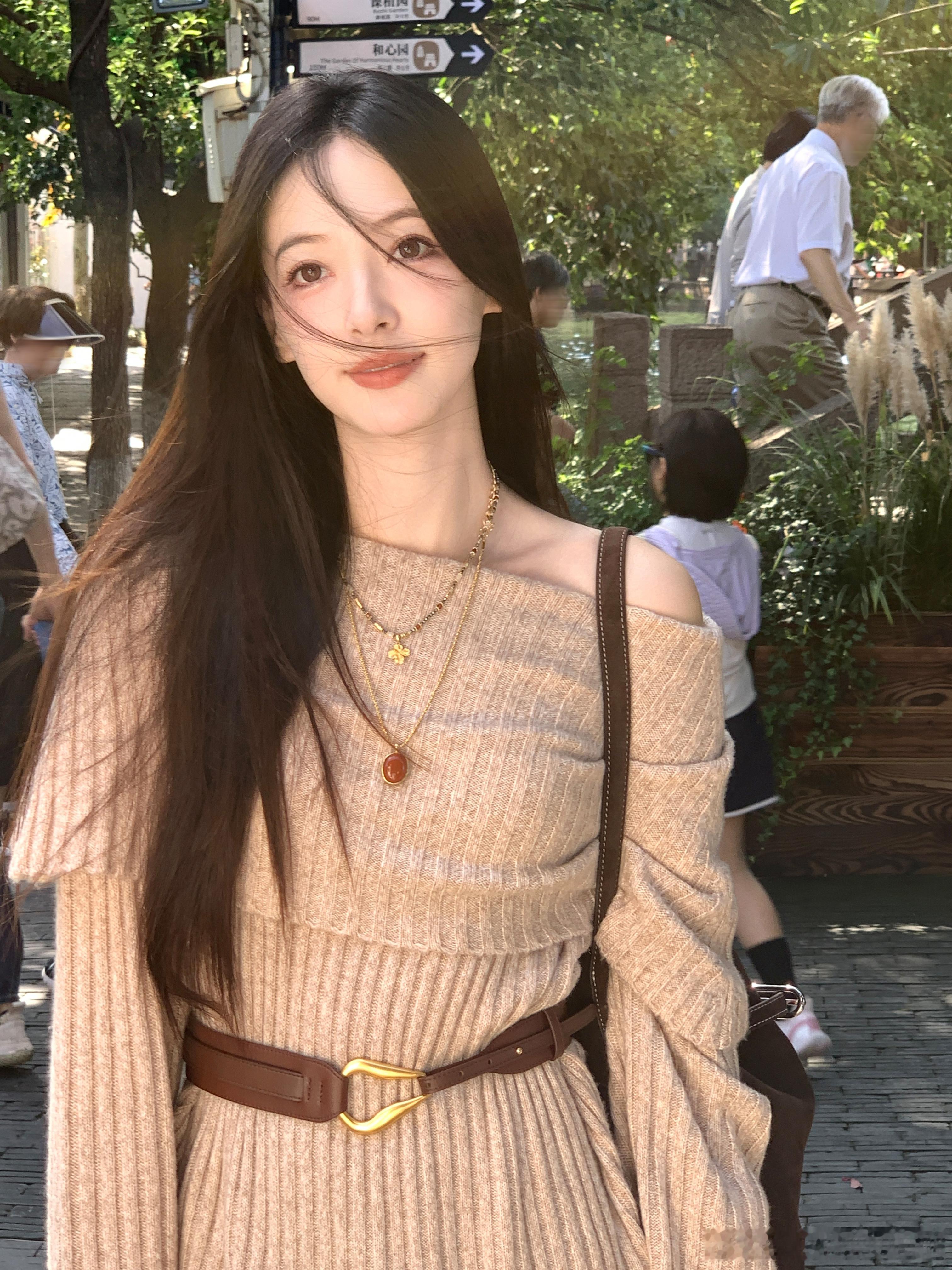 全国入秋是不是忘了提醒上海🍁你们的城市都降温了吗～ ​​​