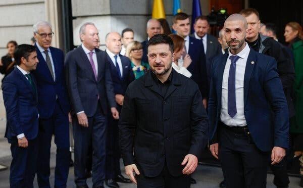 外媒：泽连斯基多名亲信访问土耳其后下落不明

最近这段时间，乌克兰政坛闹得沸沸扬