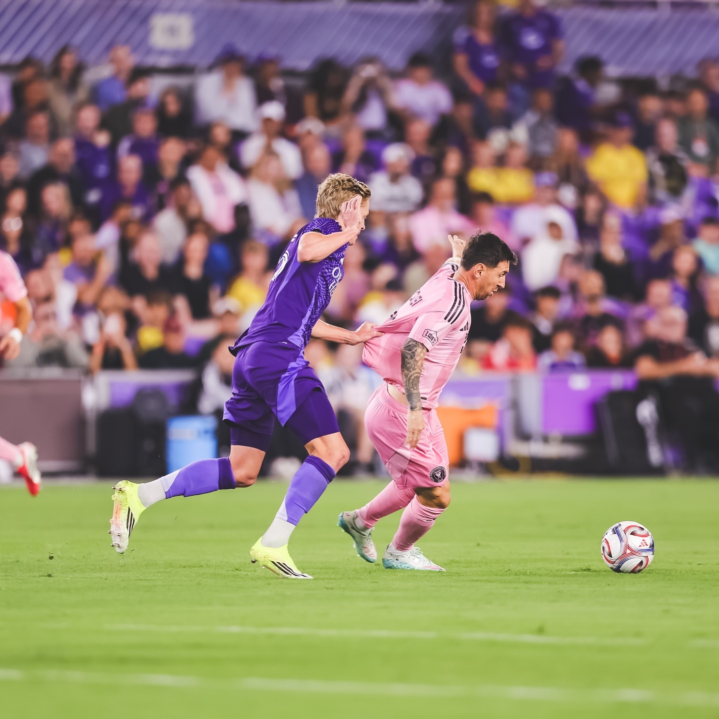 赛后梅西更新社交媒体：VAMOSSS!! 🙌🏻😃梅西任意球破门梅西梅开二度