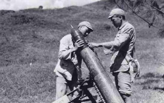 1952年，一支美军巡逻队发现了异常，端着刺刀朝志愿军战士的遗体挨个补刀，可是他