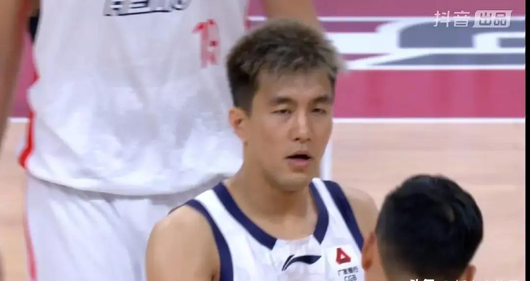 当年那些“血书”控诉主教练范斌的人，现在还能在CBA打球的寥寥无几。王哲林曾是上