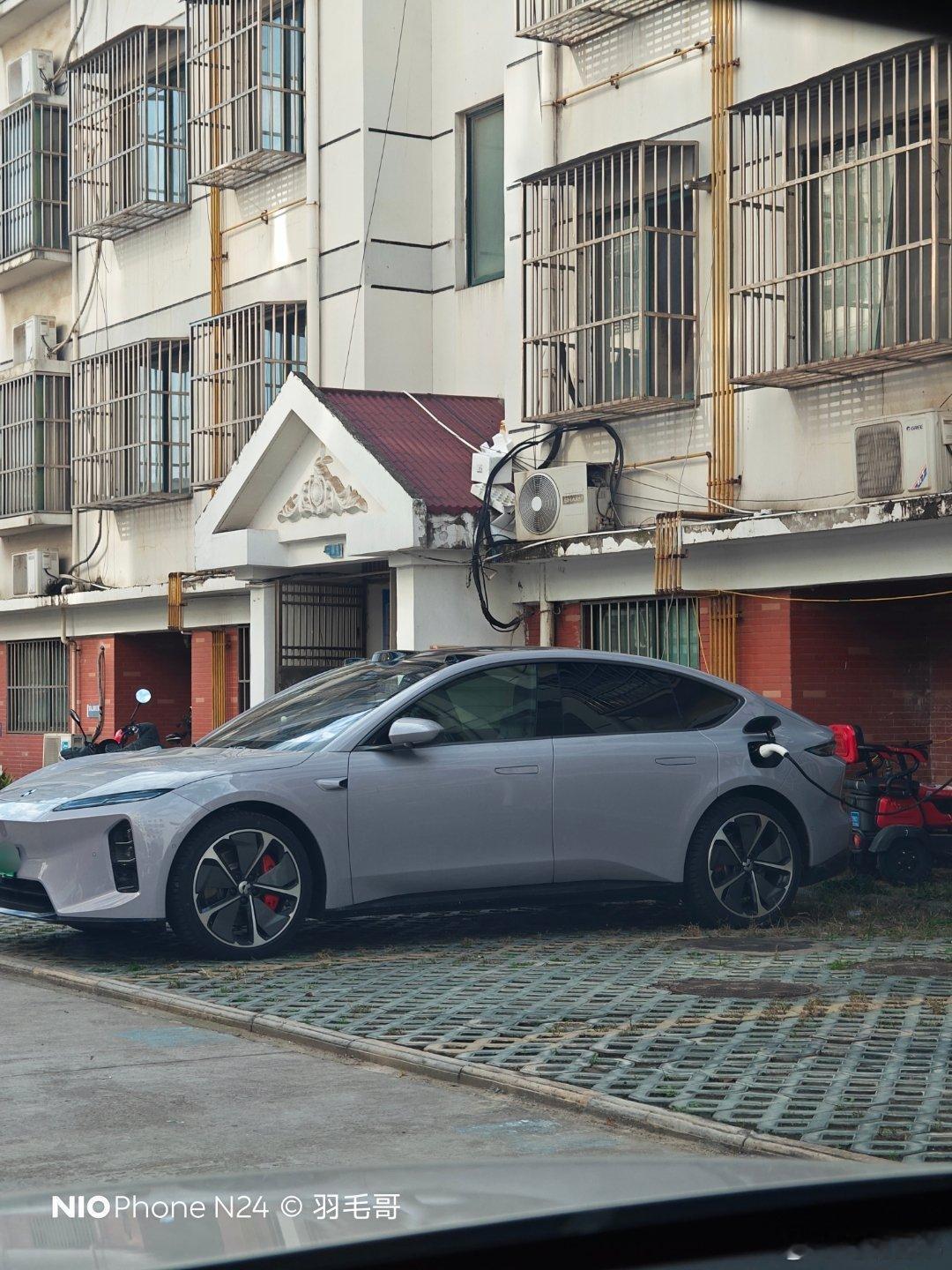 出门拿个快递，居然看到两台搭载神玑芯片的新款5566，坐标18线小城。蔚来的55