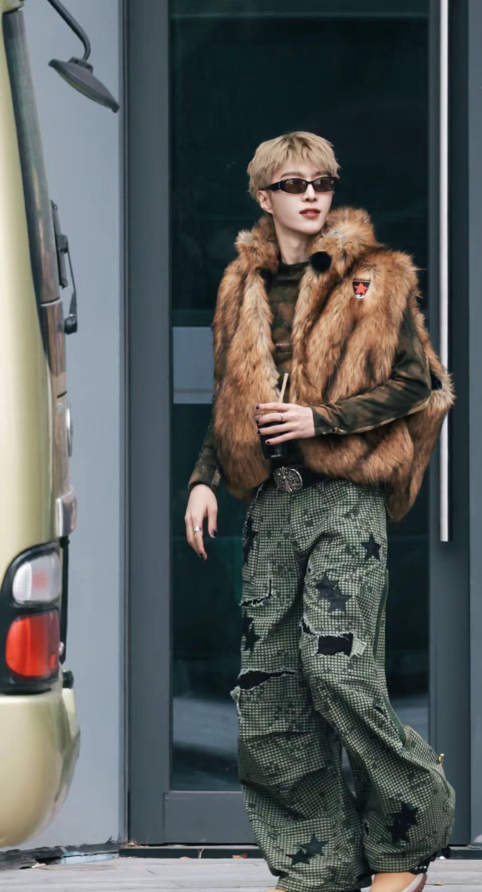 潮男出街范丞丞 星动营业中