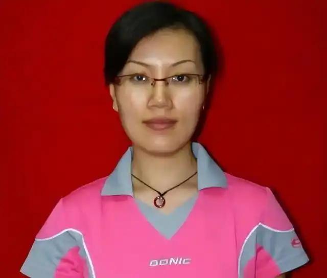 张铁生身陷囹圄十五年，他的爱人董礼平，一位任职于沈阳农业大学的教师，足足为他守候