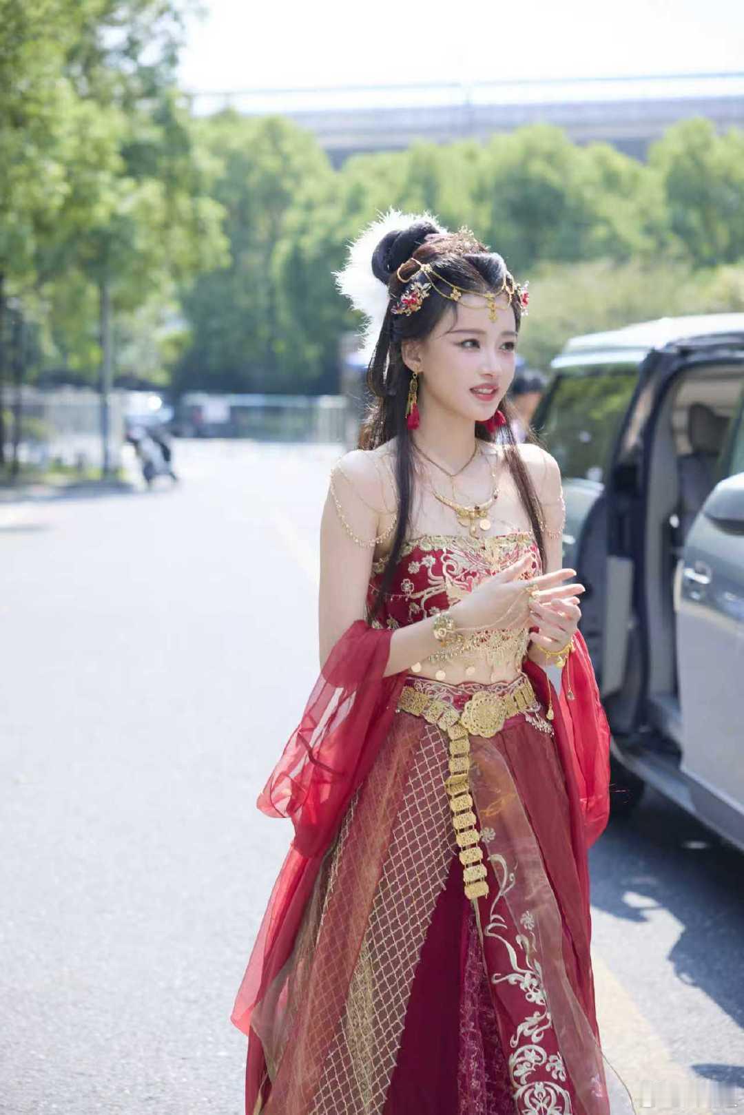 孙怡是王牌老粉丝了孙怡王牌红装路透孙怡聊起王牌里的嘉宾互动，说得很细致，老粉丝无