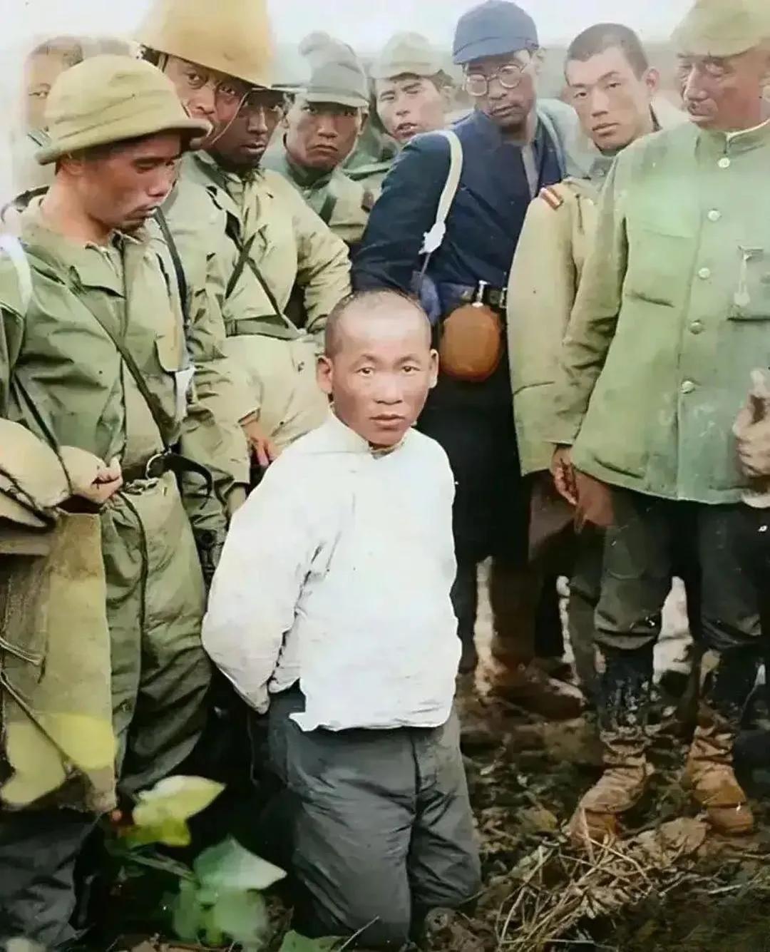 请为他们立一尊雕像吧！

新近看到一则视频，是在台儿庄战役中一个桂军叫凌兰芳的女