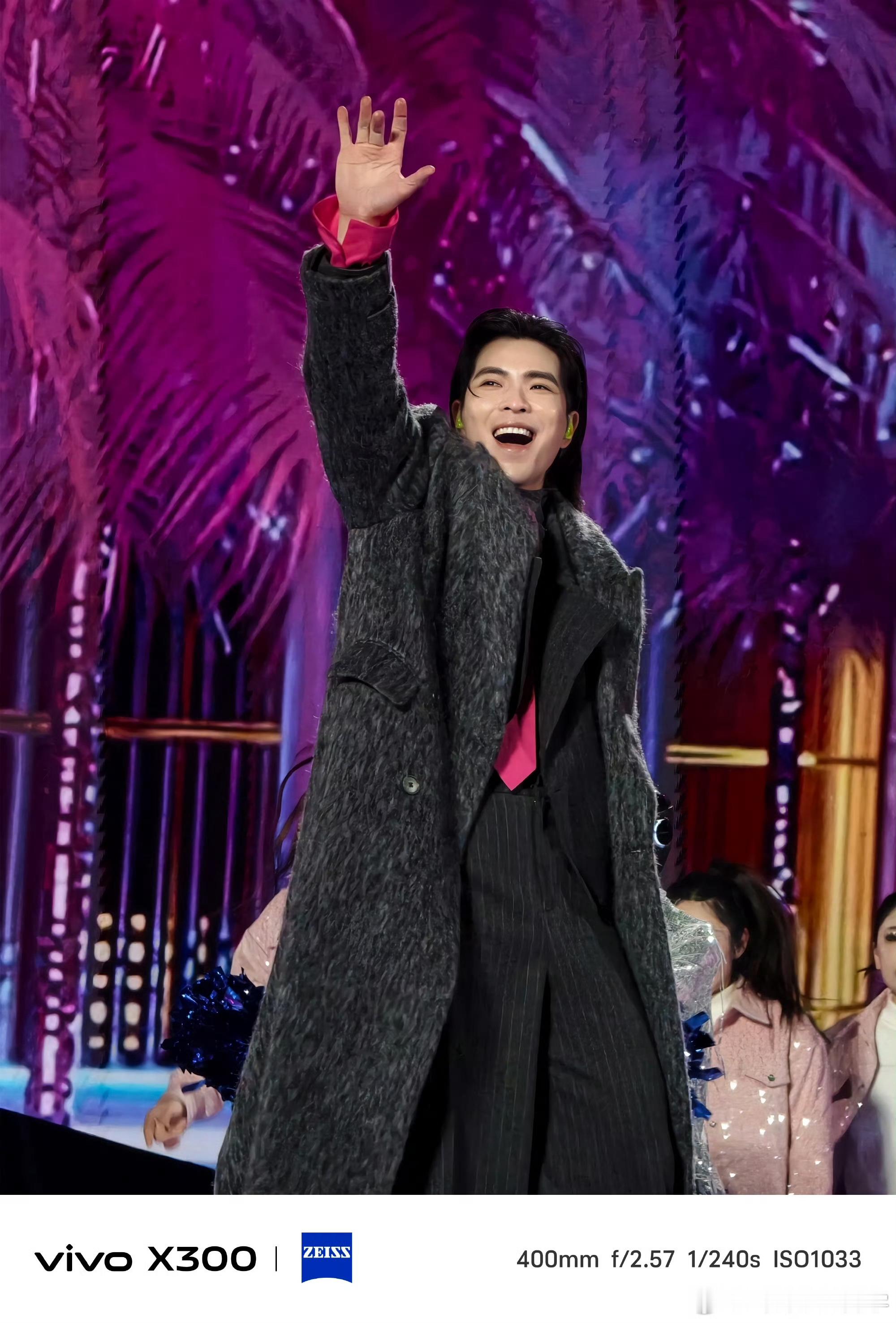 增距镜成新型演唱会神器了吗那必须是啊！演唱会租赁占比超50%不是没道理的。毕竟增