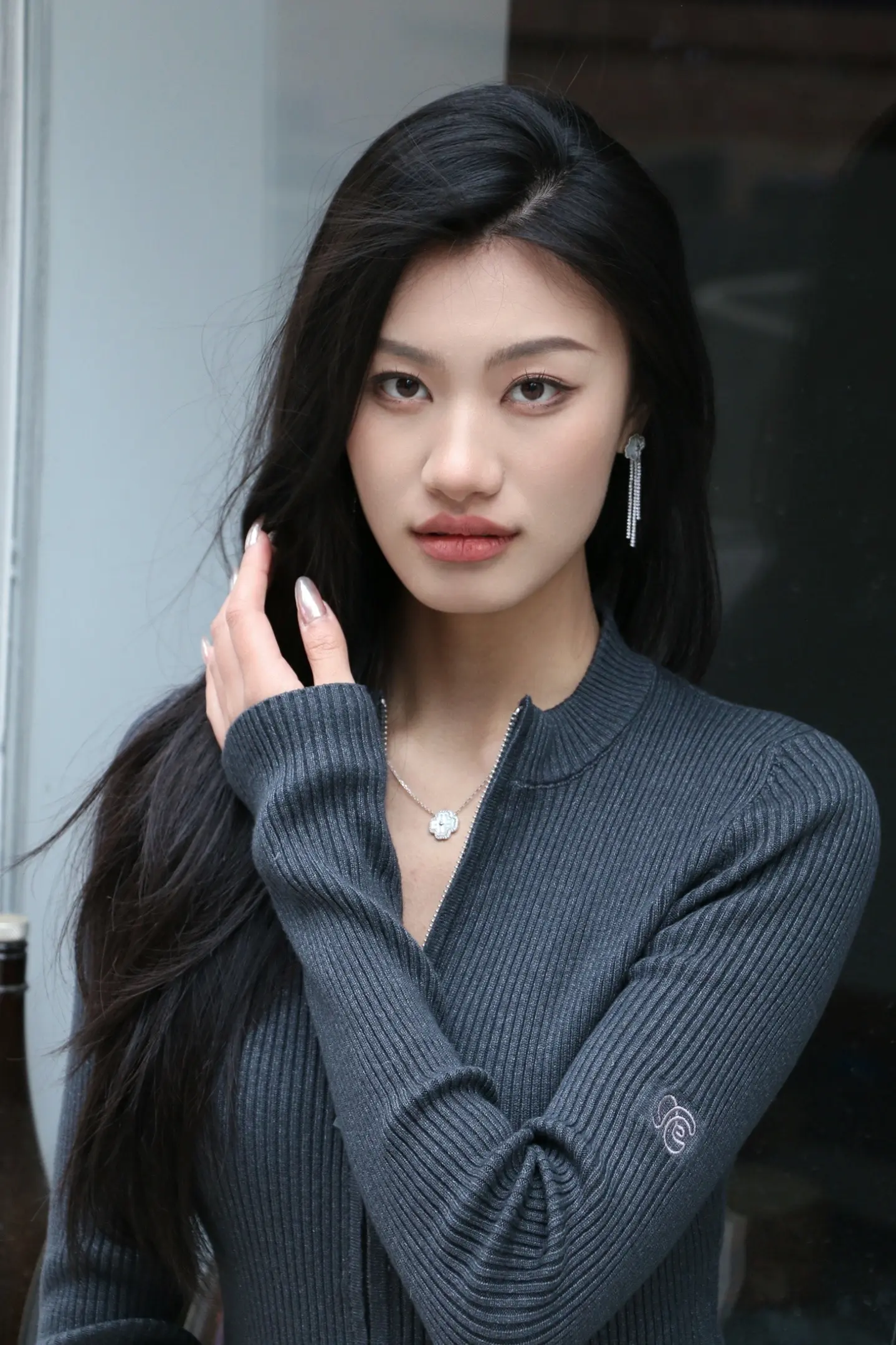 “漂亮的让我脸红的可爱女人”