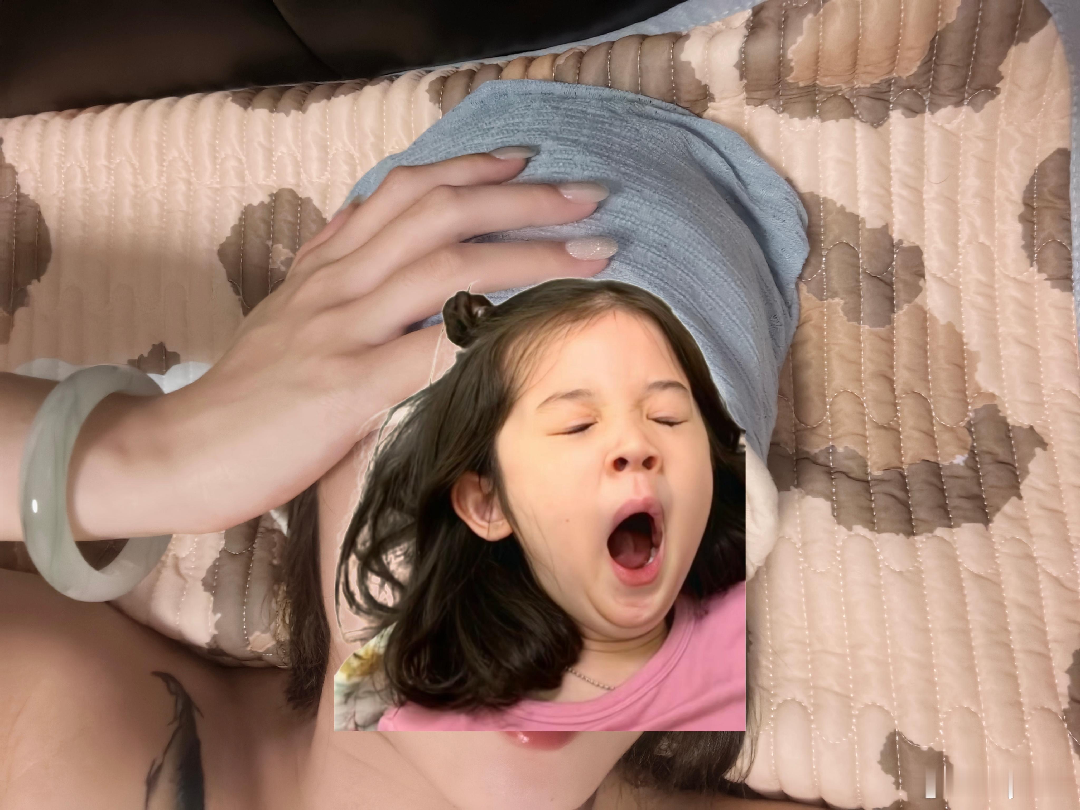 买了空调帽晚上戴着睡觉 不然第二天头疼但每天早上醒来帽子就不在我的头上半夜自己给