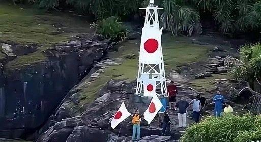 钓鱼岛那座日本灯塔，为啥咱不直接拆？这步棋藏着中国的大格局

这不是简单的“快意