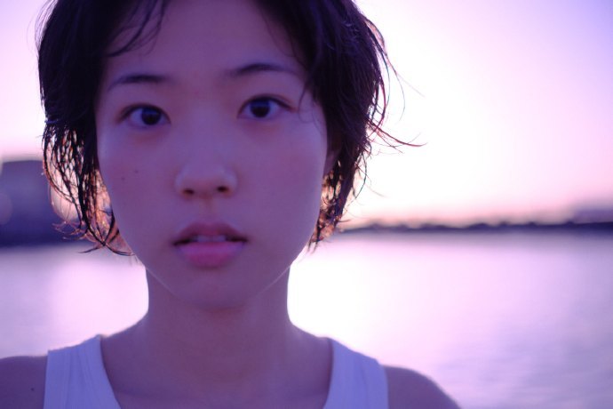 01年出生的韩国女演员徐粹彬凭借《世界的主人》斩获2026釜日电影奖最佳女主角，