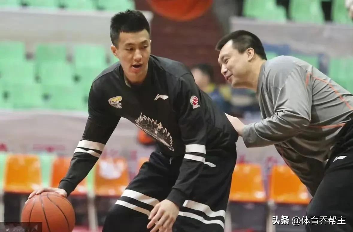 艾伦和助理教练张庆武在广州队再续前缘