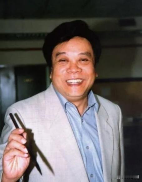 “赵忠祥瞒着妻子与我发生关系多年，并有特殊癖好，令我身心受到严重伤害！”2004