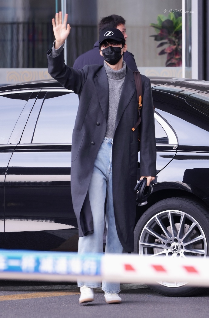 龚俊今日出发路透，这是什么冬日男友！又要进组了，期待凤舞九天