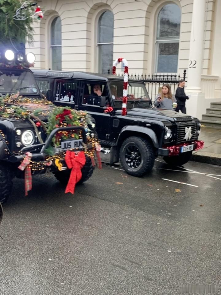 路虎卫士  圣诞节传统，占领伦敦。tga直播overlanddefenderlo