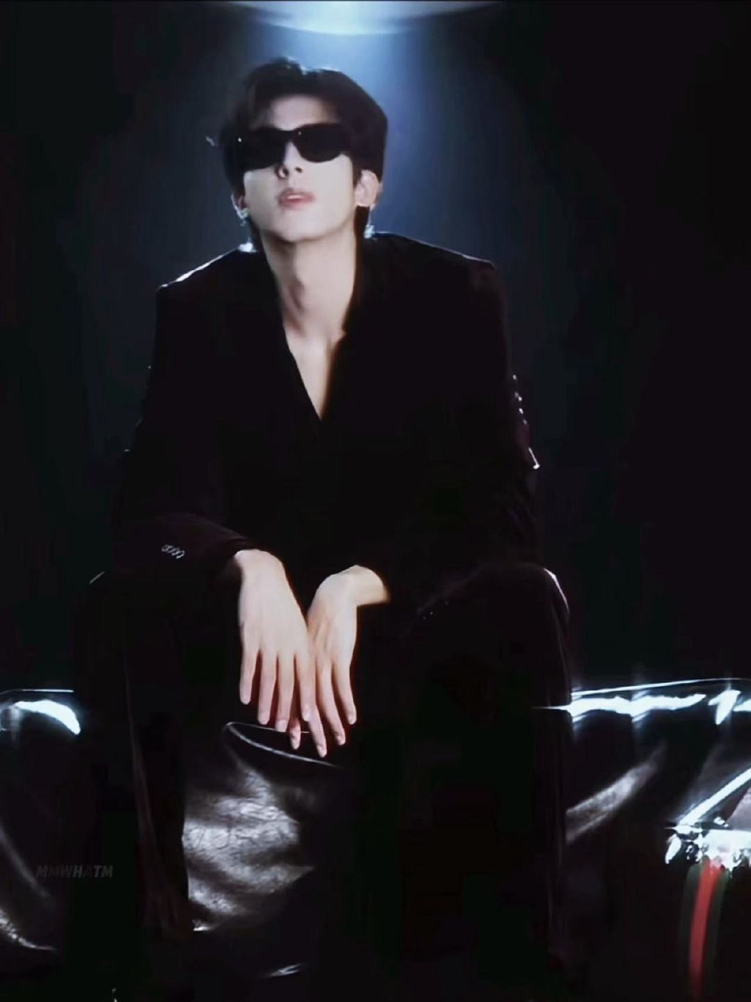 宋威龙文淇 史密斯夫妇 被宋威龙的红毯造型狠狠拿捏！剪裁利落的西装适配度拉满，身