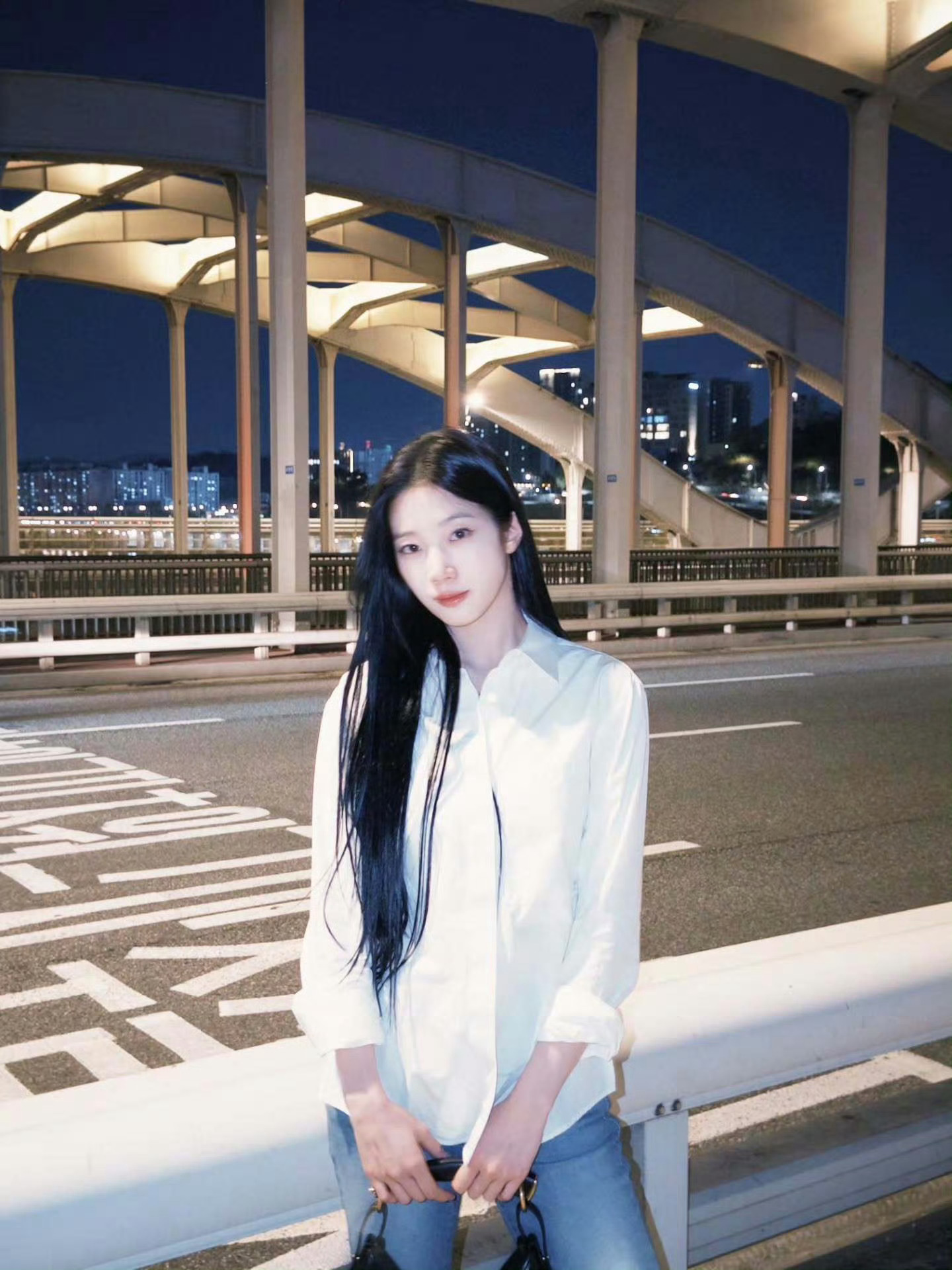 中村一叶  最适合穿白衬衫的人🤍 