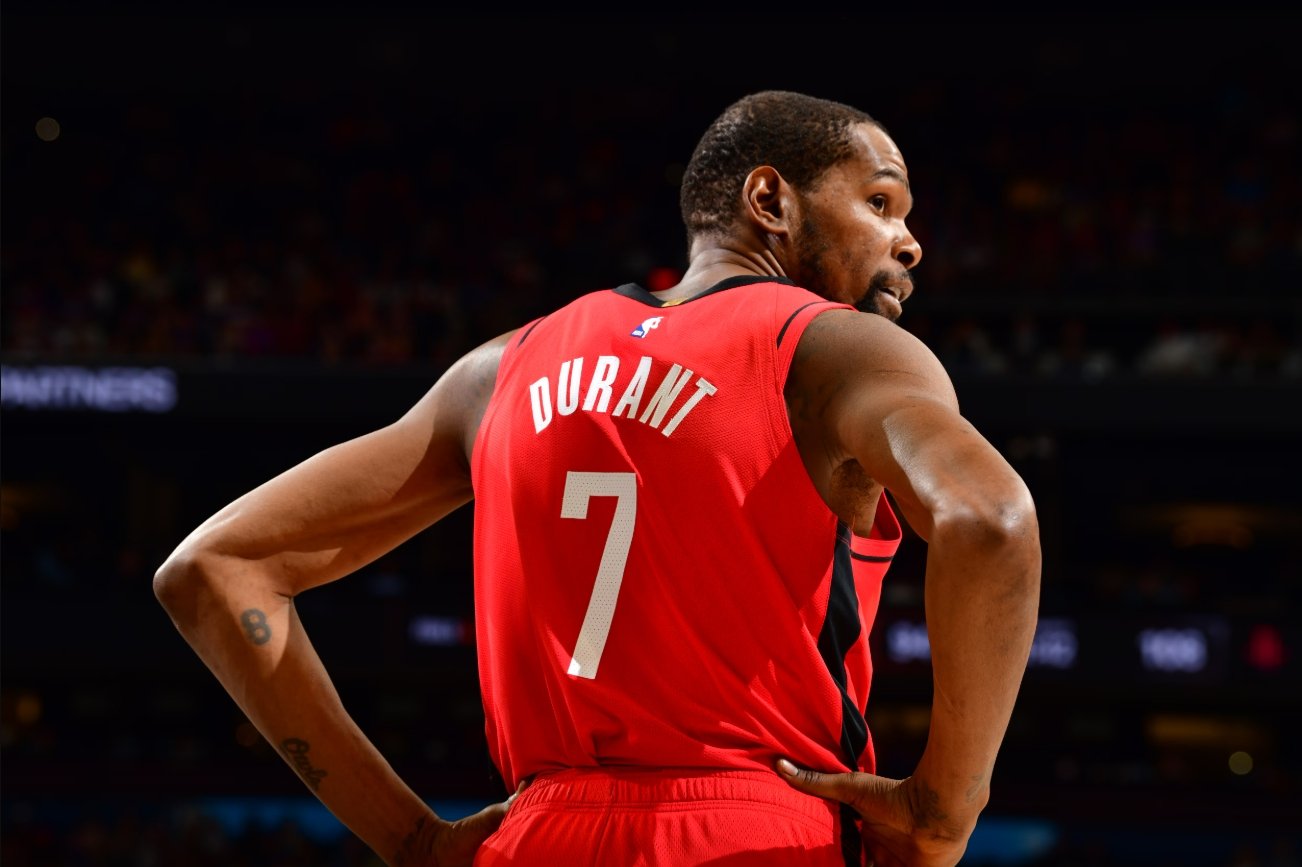 #杜兰特铁人#  火箭已经宣布杜兰特将在明日的收官战中轮休，在首个火箭赛季常规赛