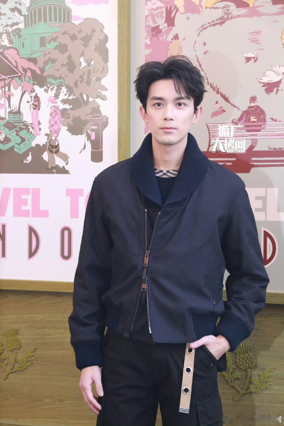 吴磊、张康乐、陈丽君、张婧仪 同一红血活动怼脸生图🈶状态咋样呀？ 